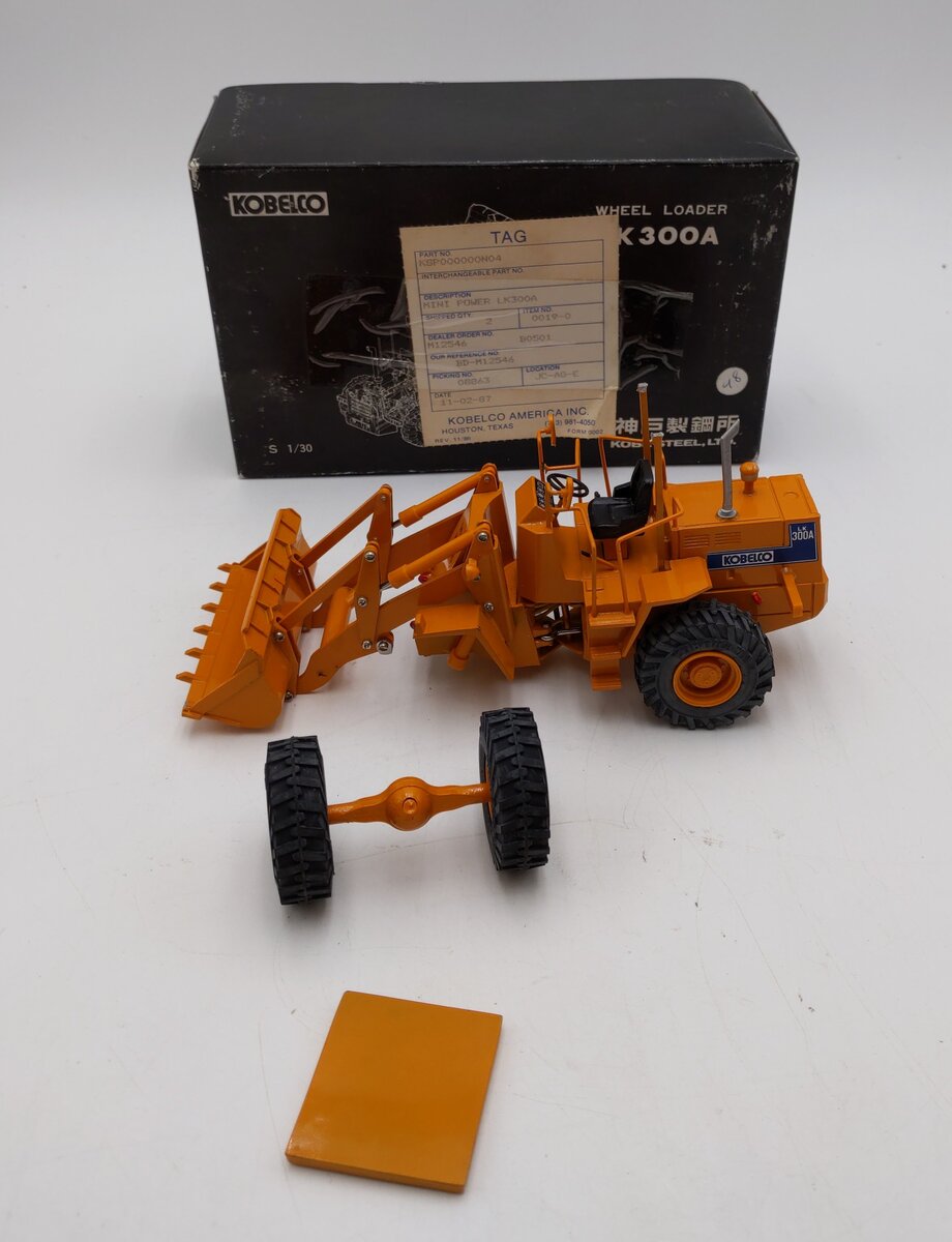 Kobelco 1:30 Scale Diecast LK 300A Wheel Loader/Box