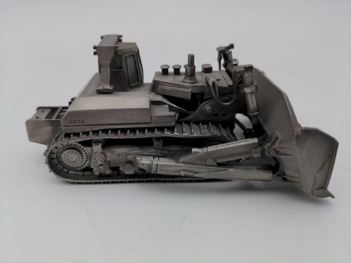 Euro Model Komatsu D575A Pewter VG