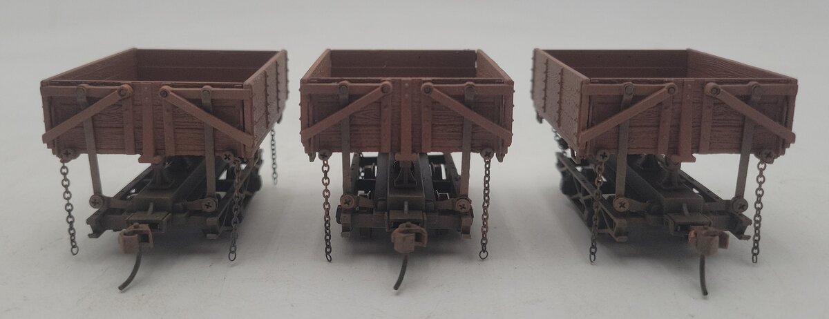 Bachmann 29801 On30 Diecast Logging and Mining Wood Side Dump Cars (Set of 3) EX/Box