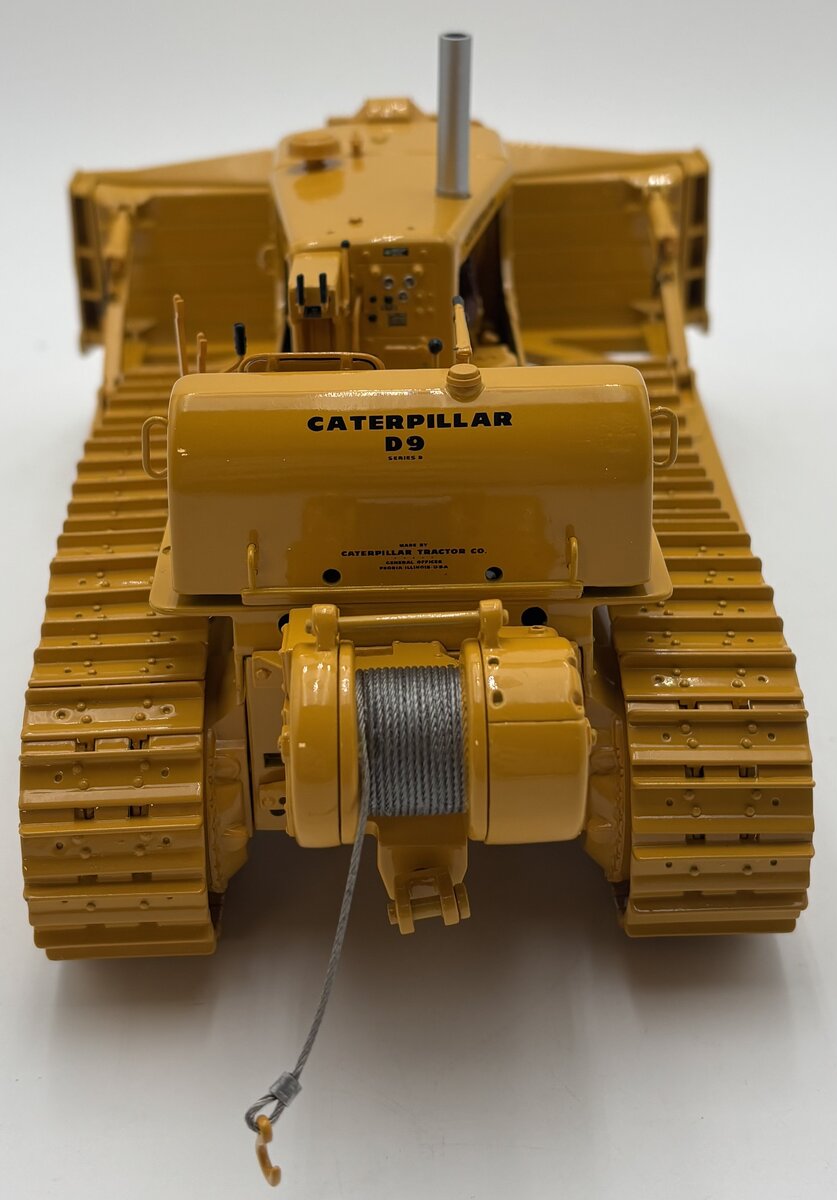 First Gear 49-3060 1:25 CAT D9D Track-Type Tractor w/No. 9s Bulldozer Diecast EX/Box