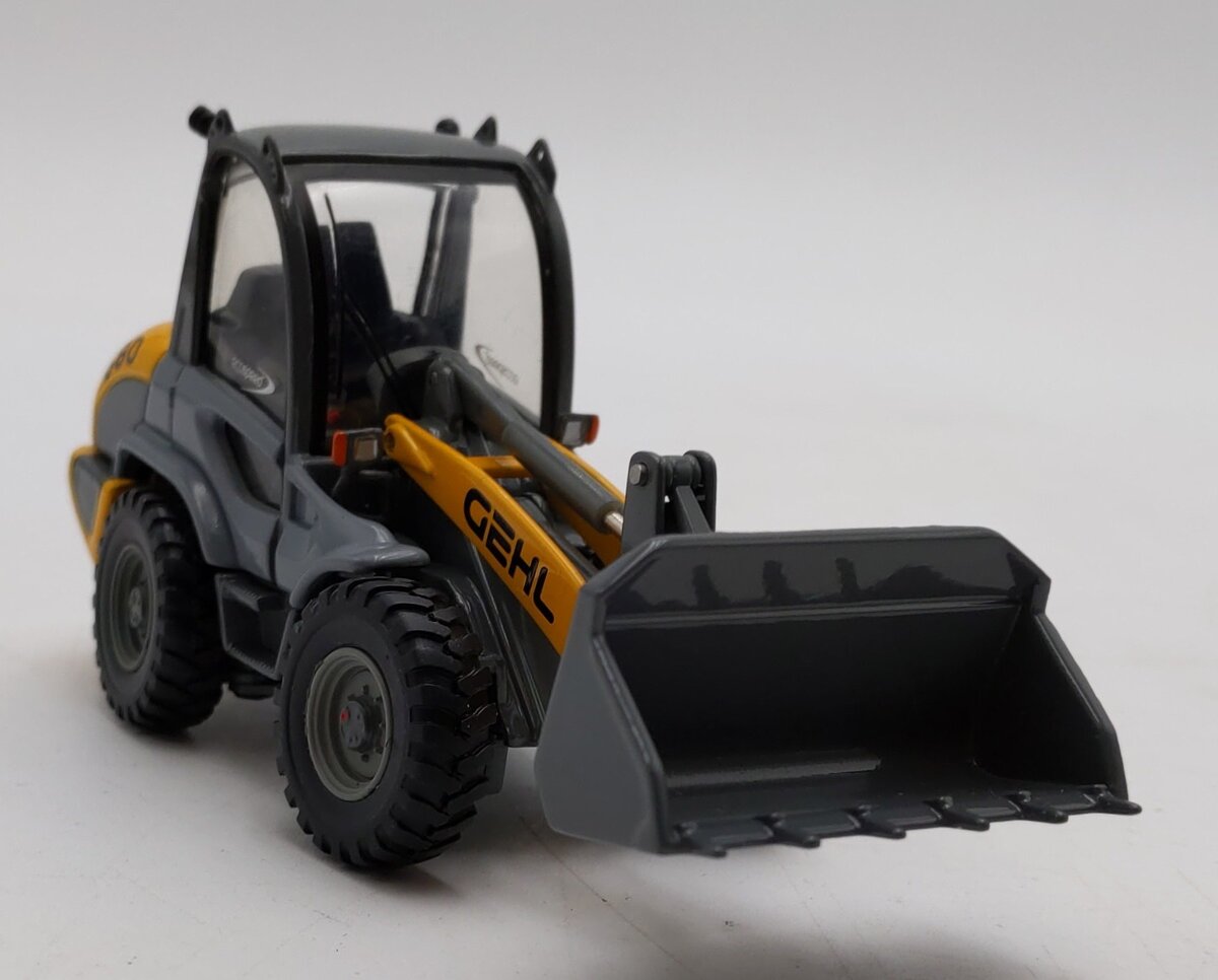 Die Cast Promotions 1:50 Scale Diecast GEHL 680 AWS Loader EX/Box
