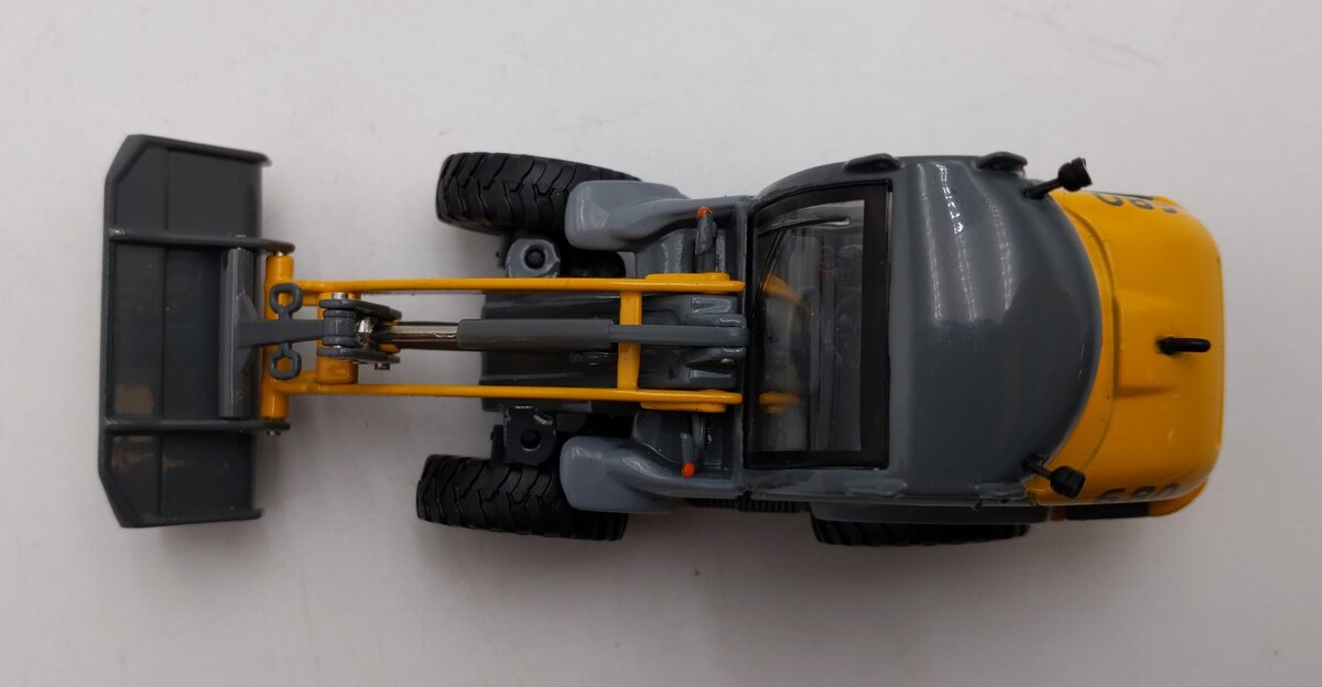 Die Cast Promotions 1:50 Scale Diecast GEHL 680 AWS Loader EX/Box