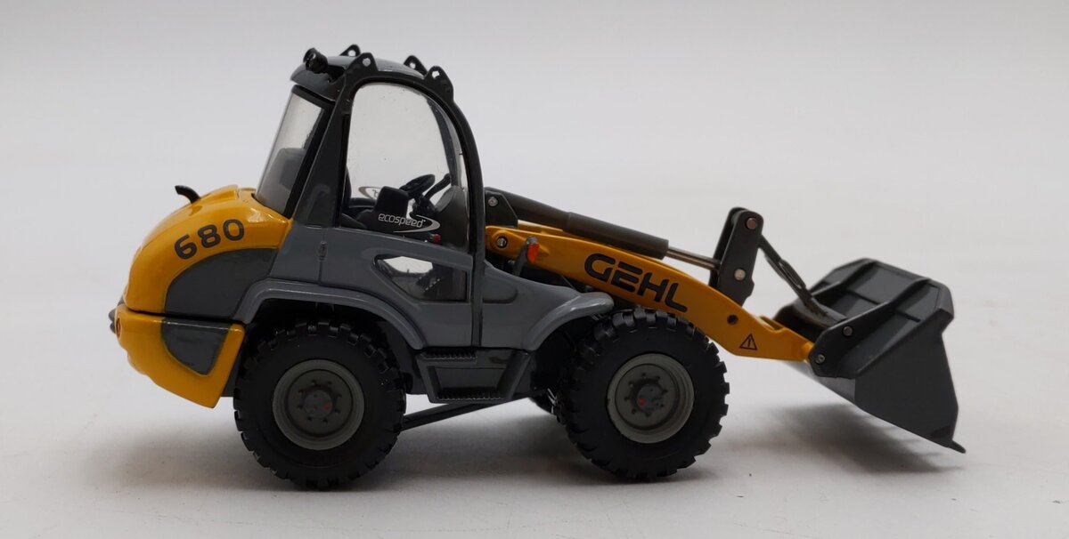 Die Cast Promotions 1:50 Scale Diecast GEHL 680 AWS Loader EX/Box