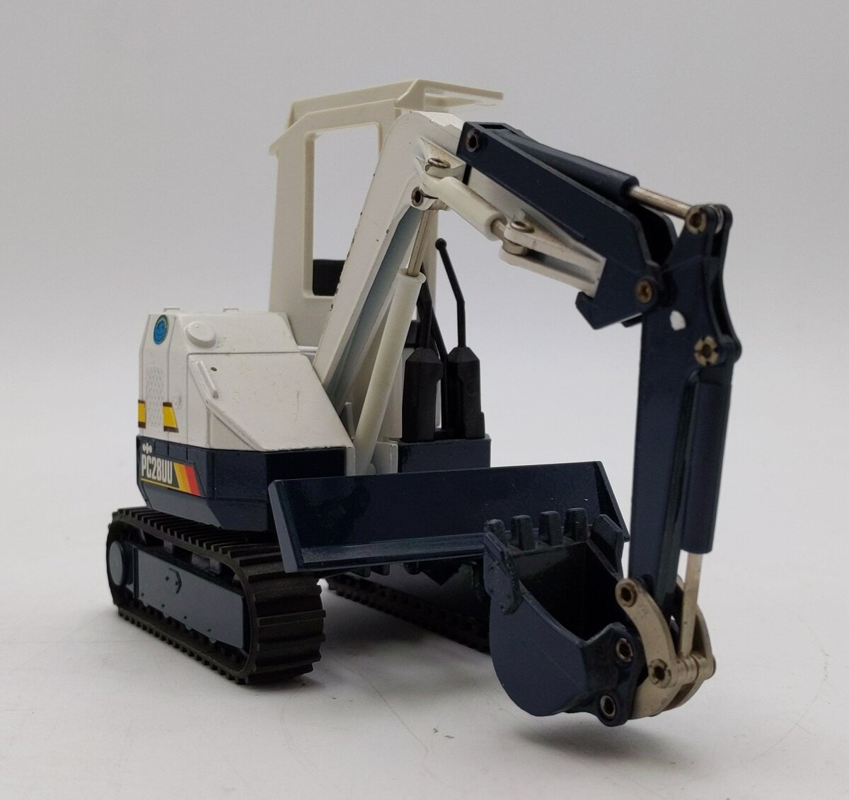 Komatsu Ultra Urban 1:24 Scale Diecast PC28UU EX/Box