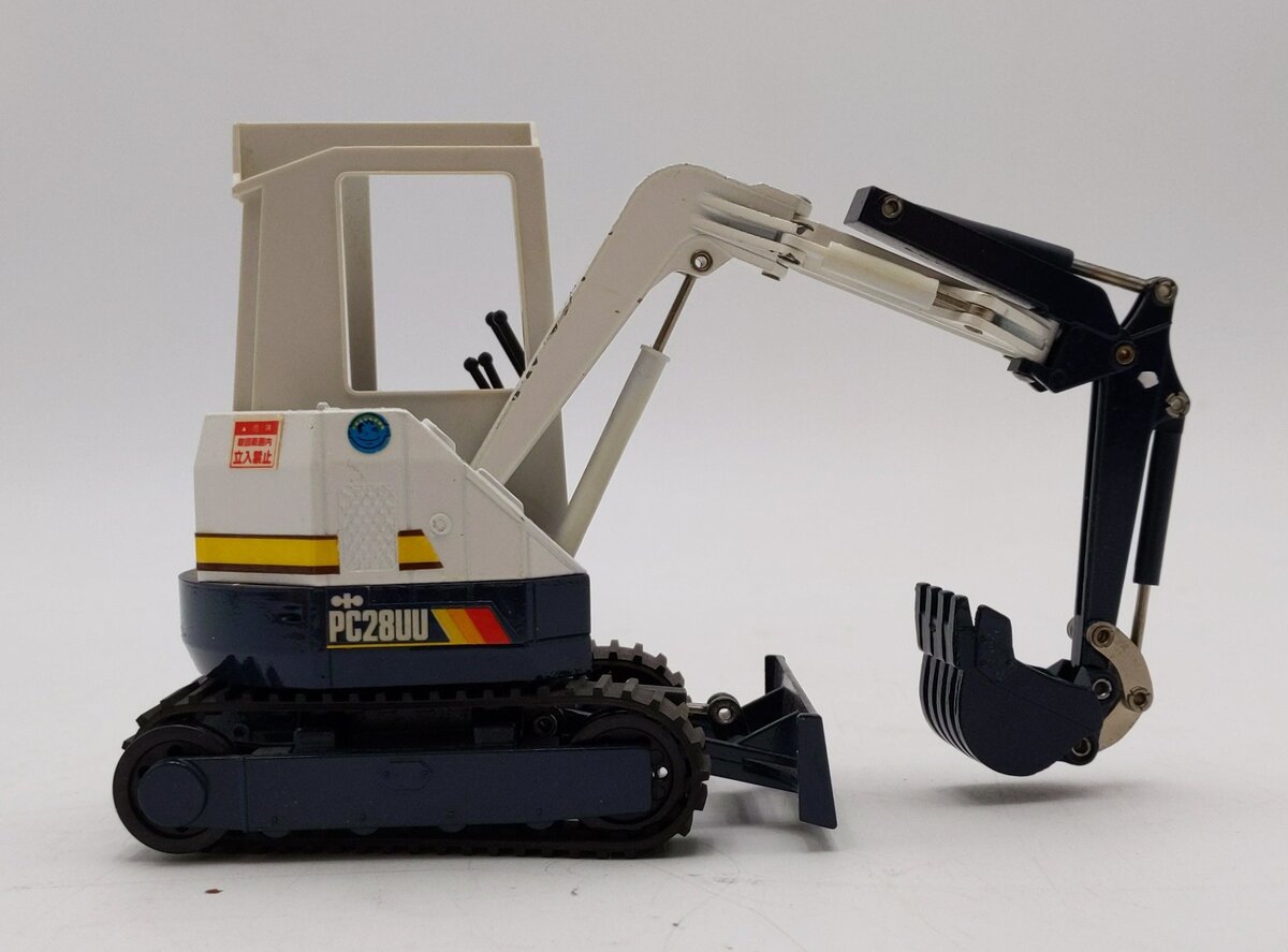 Komatsu Ultra Urban 1:24 Scale Diecast PC28UU EX/Box