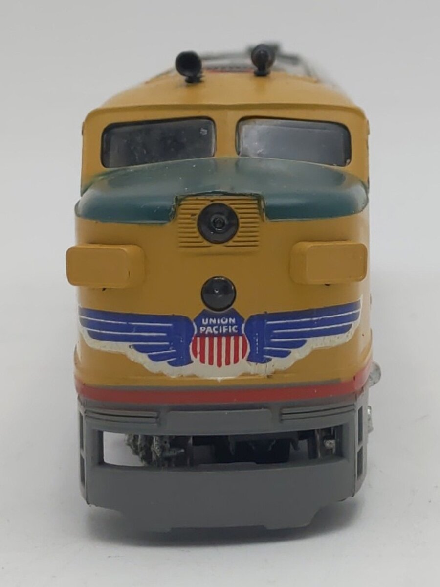 Athearn 3307 HO Scale Union Pacific PA-1 Powered Diesel Locomotive #605 EX