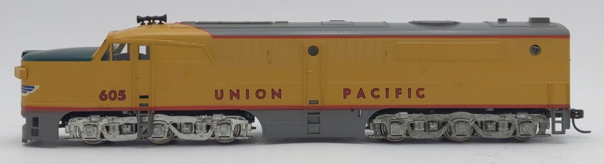 Athearn 3307 HO Scale Union Pacific PA-1 Powered Diesel Locomotive #605 EX