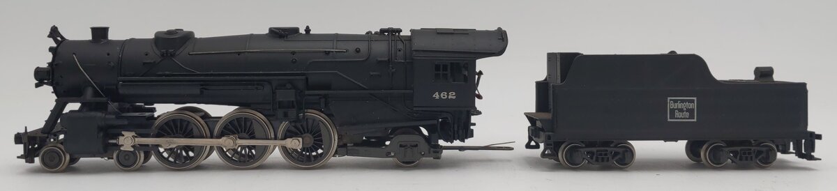 AHM 5088-E HO Scale Burlington Route 4-6-2 Steam Locomotive & Tender #462 VG