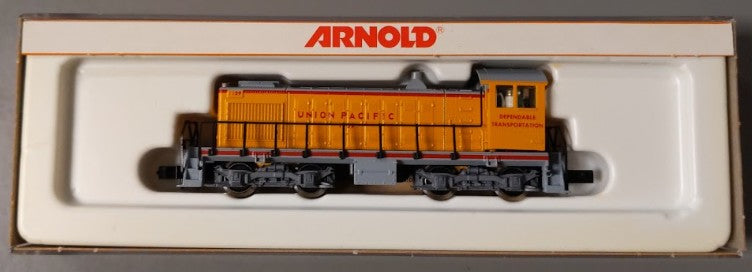 Arnold 85023 N Scale Union Pacific Alco S-2 Diesel Locomotive #1109 EX/Box