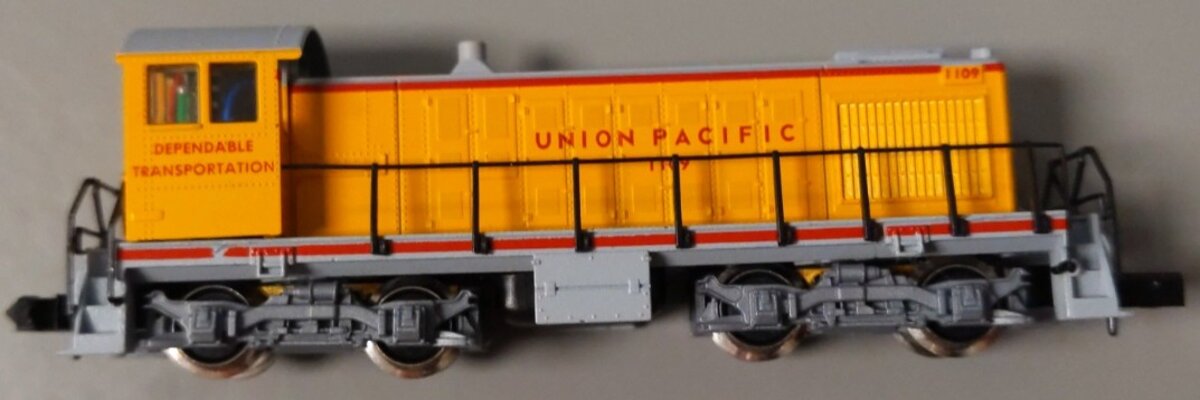 Arnold 85023 N Scale Union Pacific Alco S-2 Diesel Locomotive #1109 EX/Box