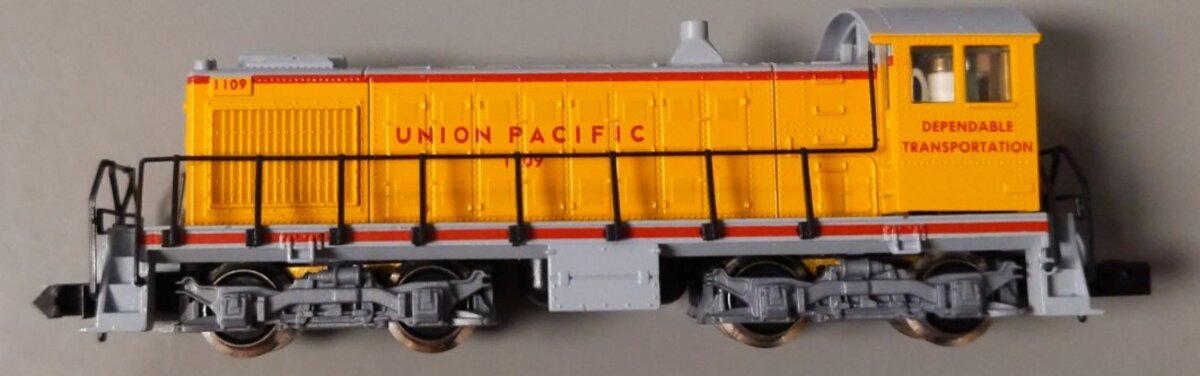 Arnold 85023 N Scale Union Pacific Alco S-2 Diesel Locomotive #1109 EX/Box