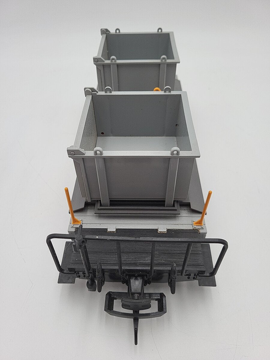LGB 40140 RhB Refuse Manual Dump Car w/2 Containers #9040 w/Plastic Wheels VG