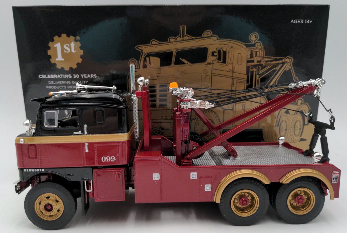 First Gear 18-4277 1:34 30th Anniversary 1953 Kenworth Bullnose Wrecker VG/Box