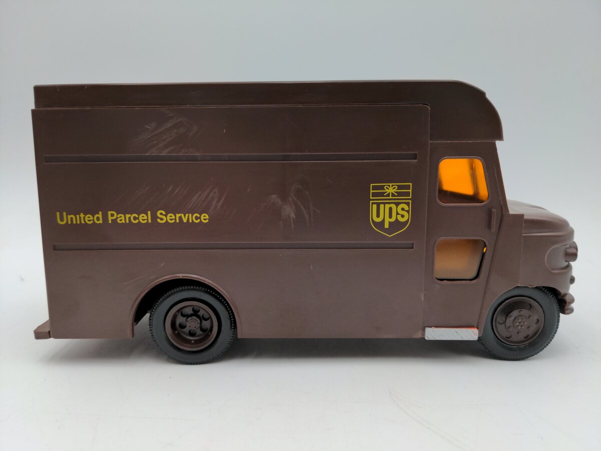 UPS P-600 1:32 Scale 1977 UPS Package Delivery Truck EX/Box