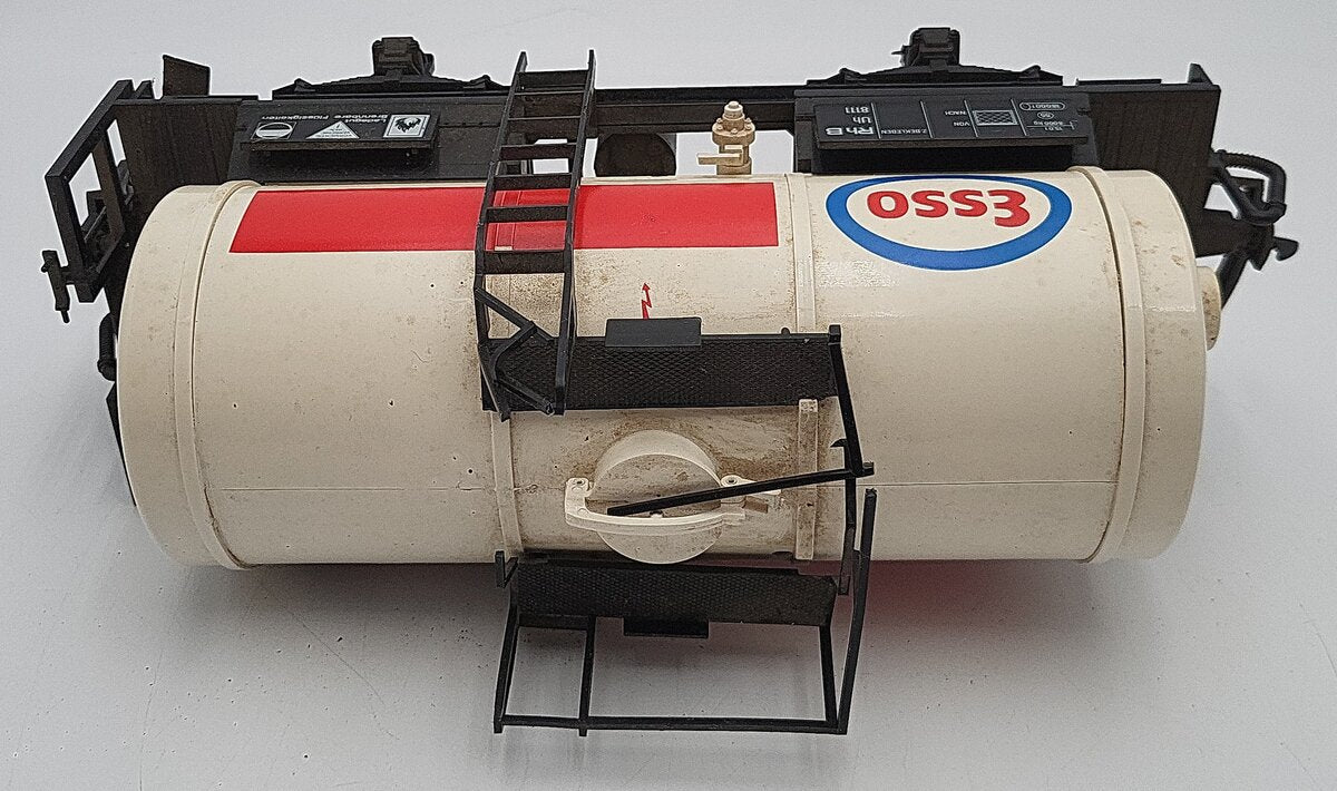 LGB 4040E G Scale Esso Short Single Dome Tank Car