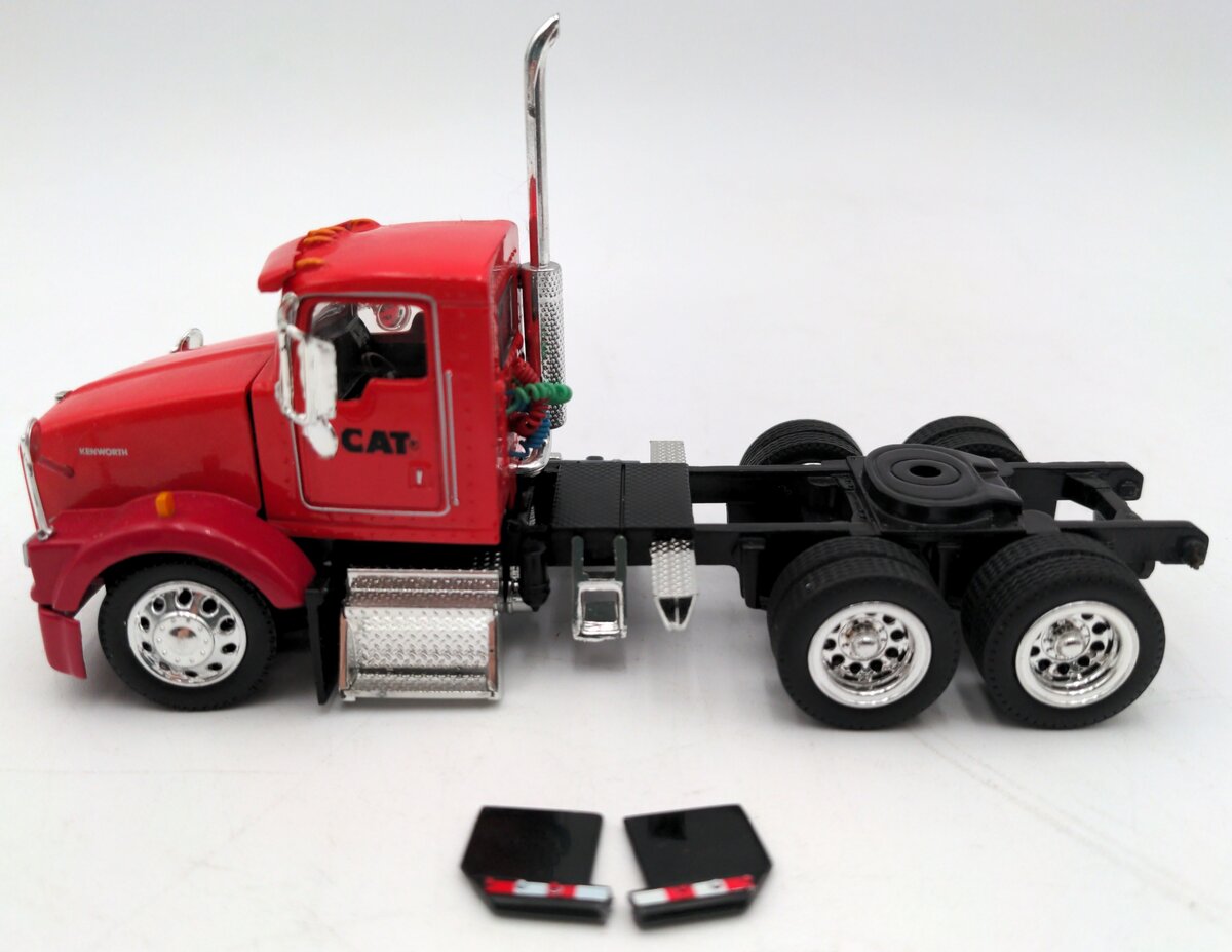 Tonkin Replicas Diecast Kenworth T800 Red Cab - CAT Markings VG