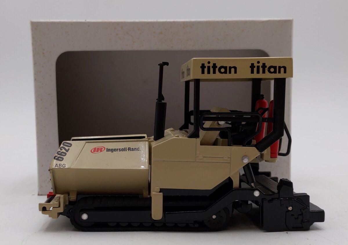 Ingersoll-Rand 1:50 Scale Diecast Titan 6620 Asphalt Paver EX