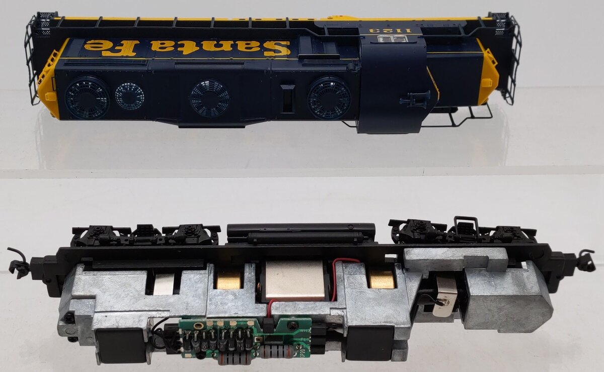 Proto 2000 8005 HO Scale ATSF GP20 Diesel Locomotive #1123 - DC EX/Box