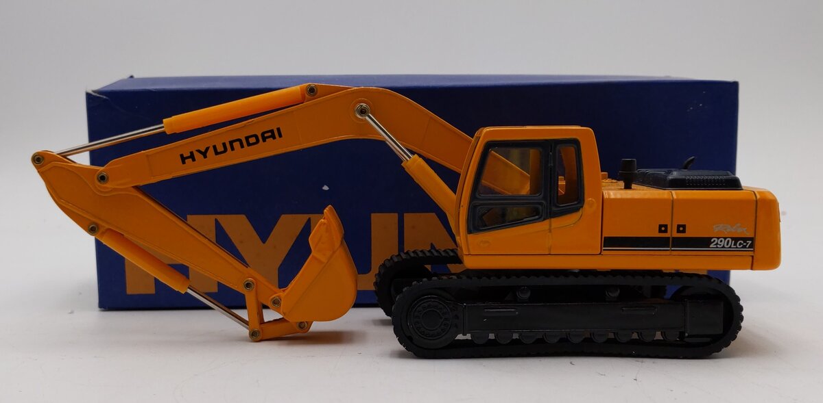 Unknown Manufacturer 1:50 Scale Diecast Hyundai 290LC-3 Excavator EX/Box