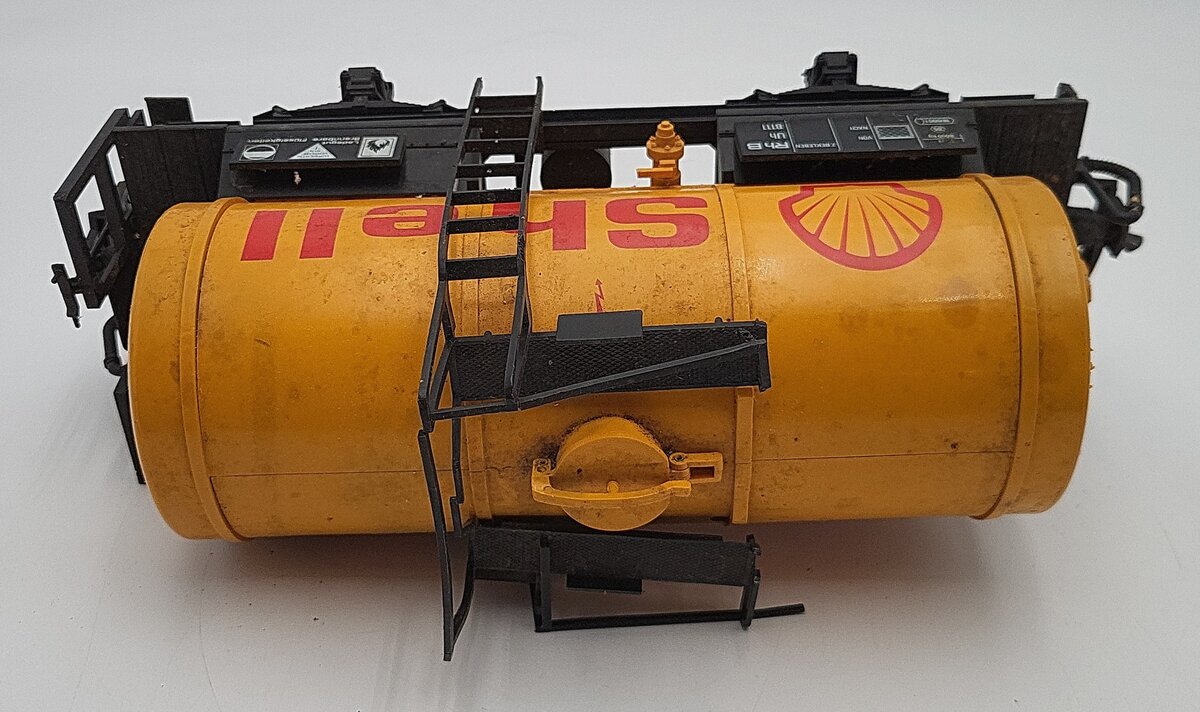 LGB 40402 G Scale Shell Tank Car  - Metal Wheels