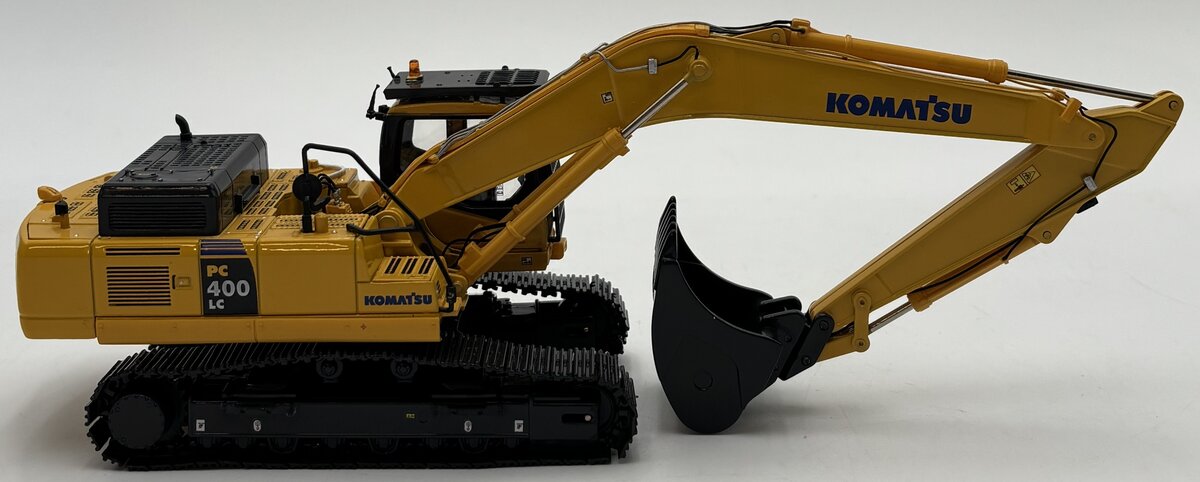 Komatsu UH8026U 1:50 Komatsu PC400 LC Excavator LN/Box