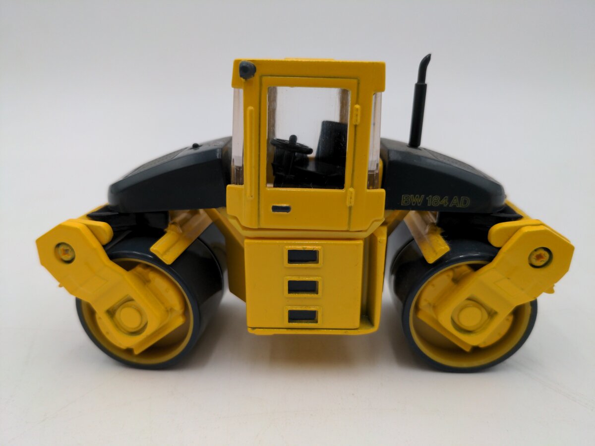 Bomag WM9734 1:50 BW184AD Diecast Tandem Vibratory Roller VG/Box