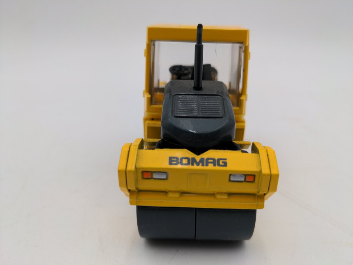 Bomag WM9734 1:50 BW184AD Diecast Tandem Vibratory Roller VG/Box