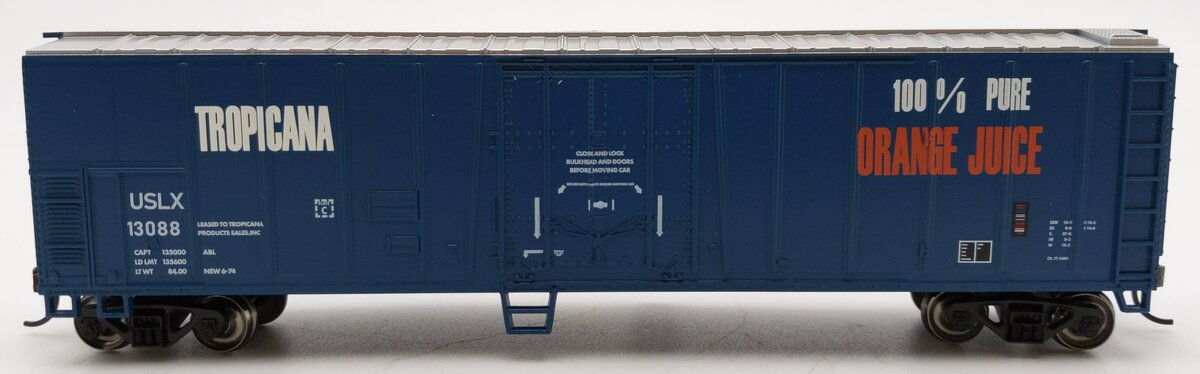 Bachmann 17910 HO Scale Tropicana 50' Steel Reefer Car #13088 LN/Box