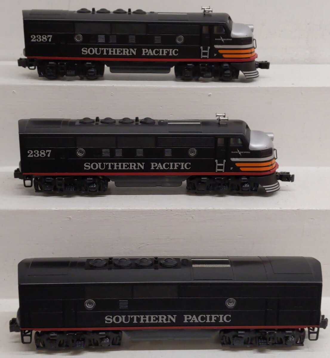 Lionel 6-38197 O Gauge Southern Pacific F-3 ABA Diesel Locomotive Set #2387 EX/Box
