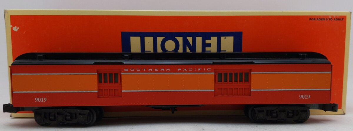 Lionel 6-19019 O Gauge Southern Pacific Madison Heavyweight Baggage Car EX/Box