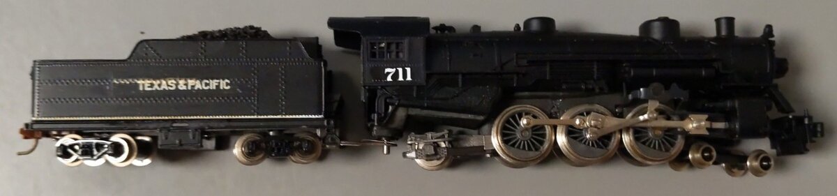 Atlas 2117 N Customized Texas & Pacific 4-6-2 Steam Locomotive & Tender #711 EX/Box