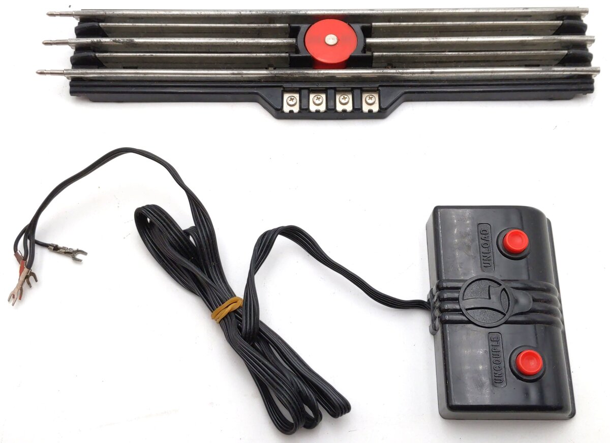 Lionel 6-5530 O Gauge Operating Track Section VG/Box