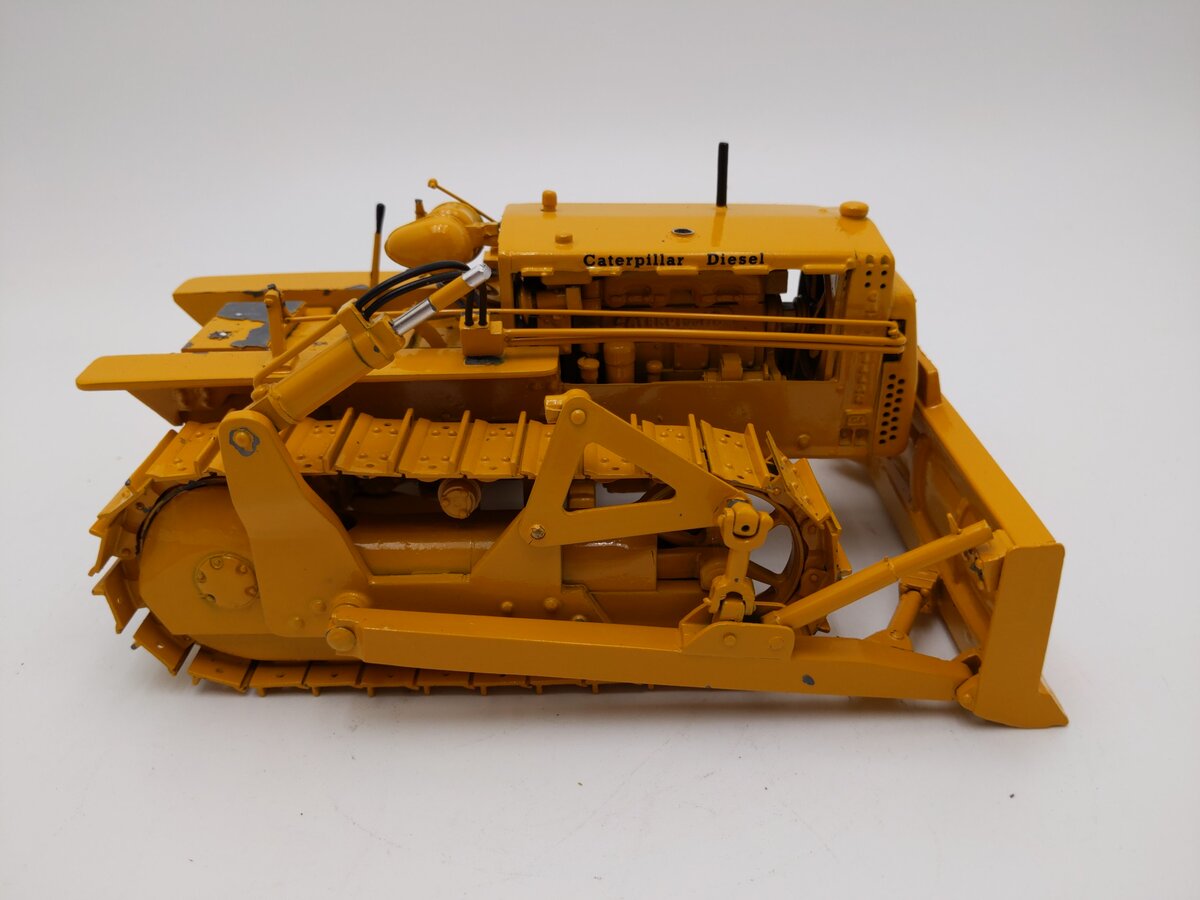 CCM 1:16 Diecast CAT D4 Crawler Tractor Custom for Gilson Riecke VG