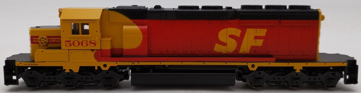 Athearn 4413 HO Scale Santa Fe SD40-2 Powered Diesel Locomotive #5068 EX/Box
