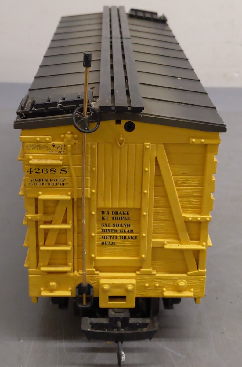 LGB 4268S G Scale Yellow Cattle Sounds Stock Car VG