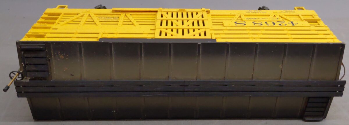 LGB 4268S G Scale Yellow Cattle Sounds Stock Car VG