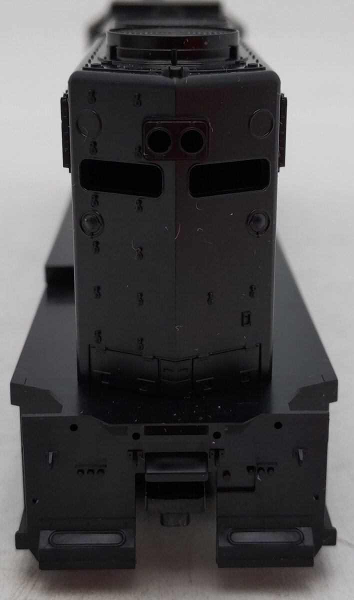 Athearn HO Scale Undecorated GP-38 Powered Diesel Locomotive EX/Box