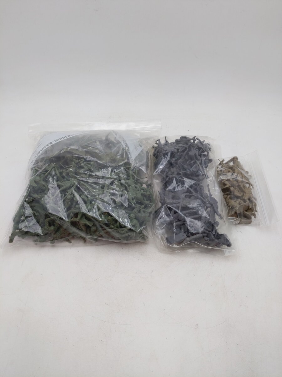 Assorted Plastic Army Figures [60+] VG