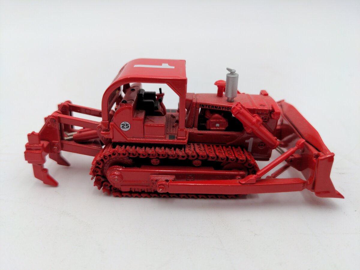 First Gear 80-0307 1:87 International TD-25 Fire Dozer W/Rops & Ripper EX/Box