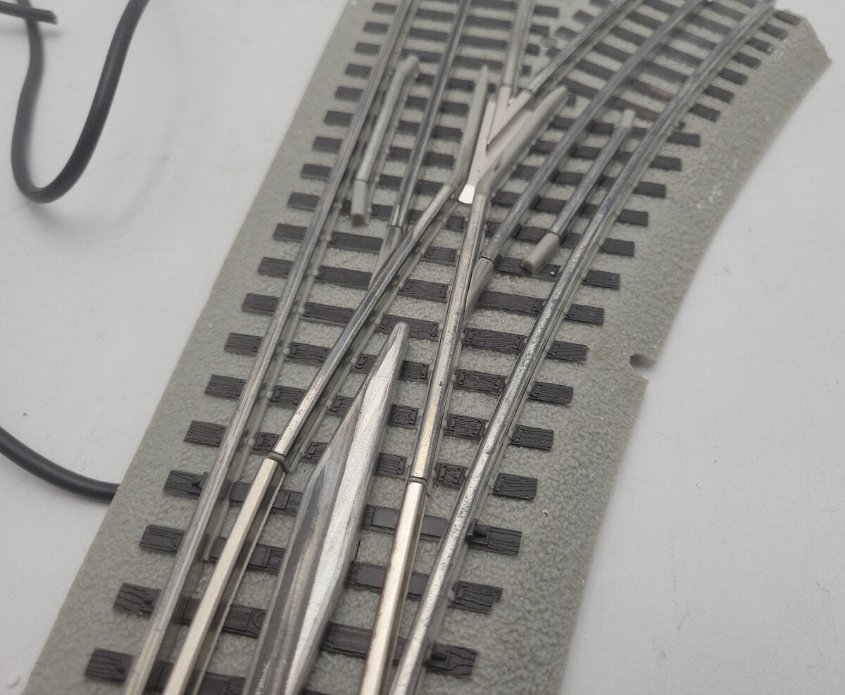 Lionel 6-12066 O Gauge O48 Right Hand Remote-Control 30° FasTrack Switch Turnout EX/Box