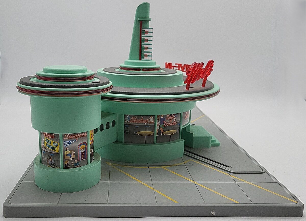 MTH 30-9188 O Gauge Mel's Operating Drive-In Diner VG