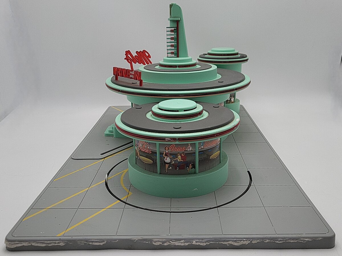 MTH 30-9188 O Gauge Mel's Operating Drive-In Diner VG