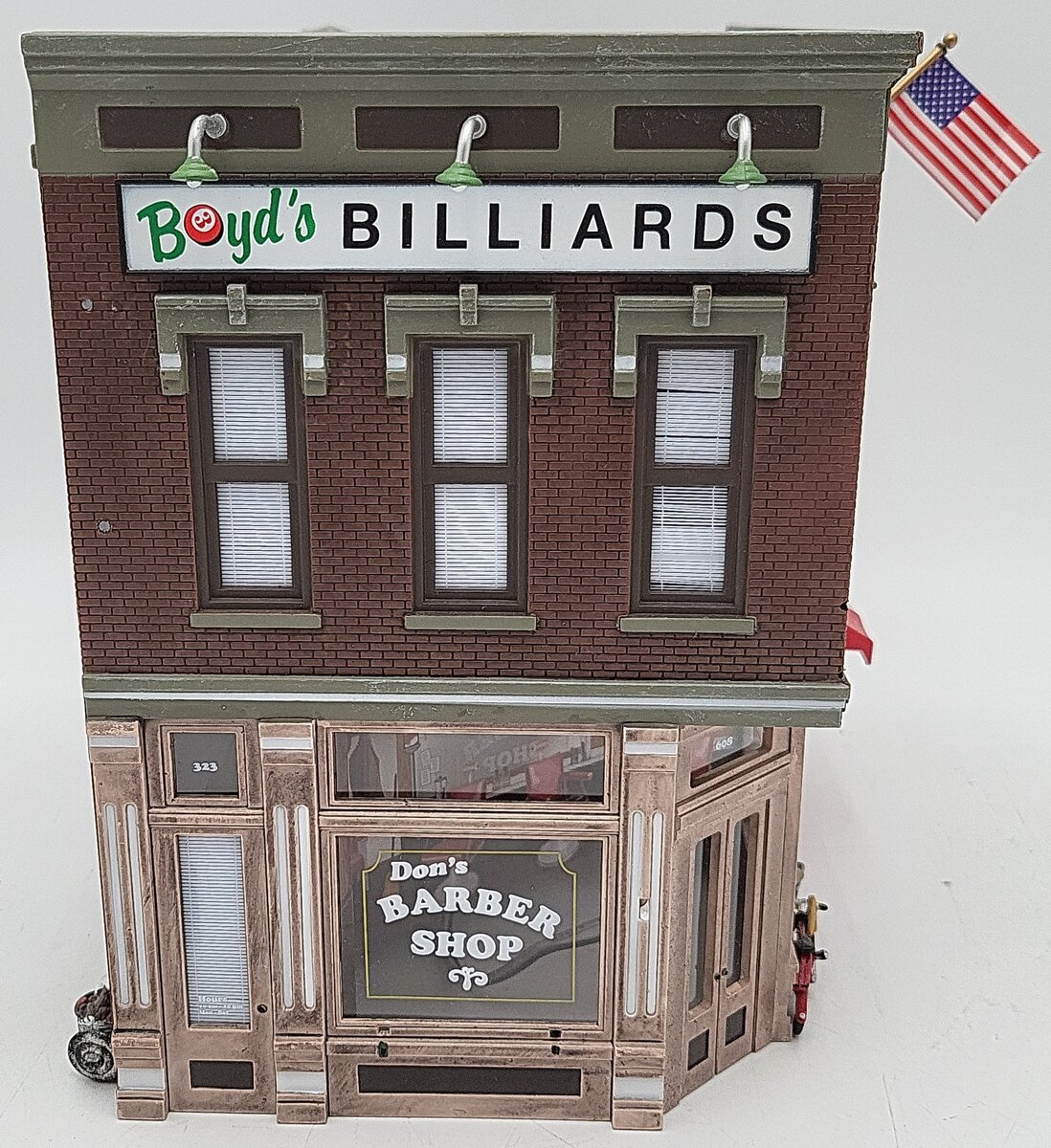 Woodland Scenics BR5844 O Gauge Built-&-Ready Corner Emporium Building VG