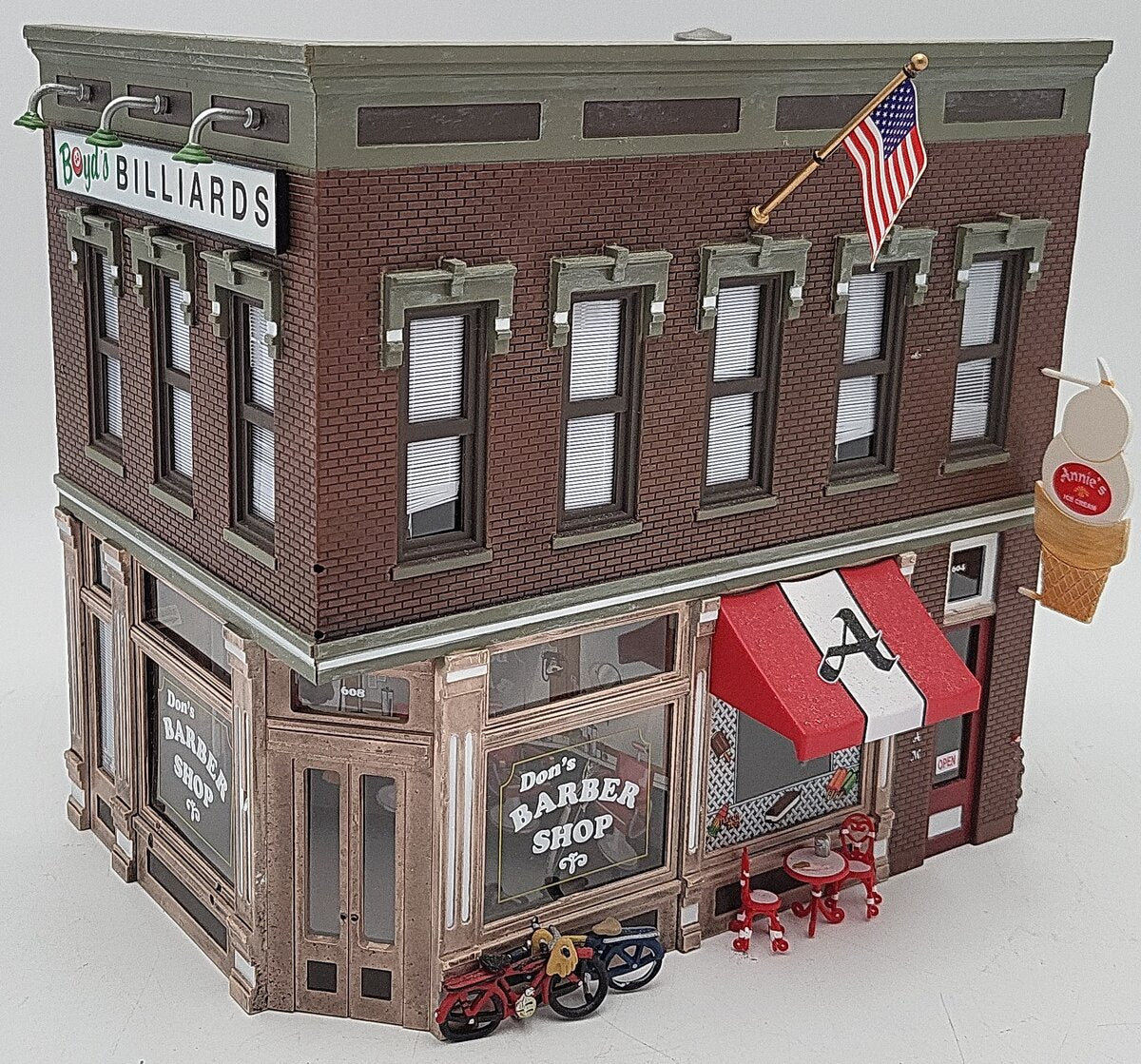 Woodland Scenics BR5844 O Gauge Built-&-Ready Corner Emporium Building VG