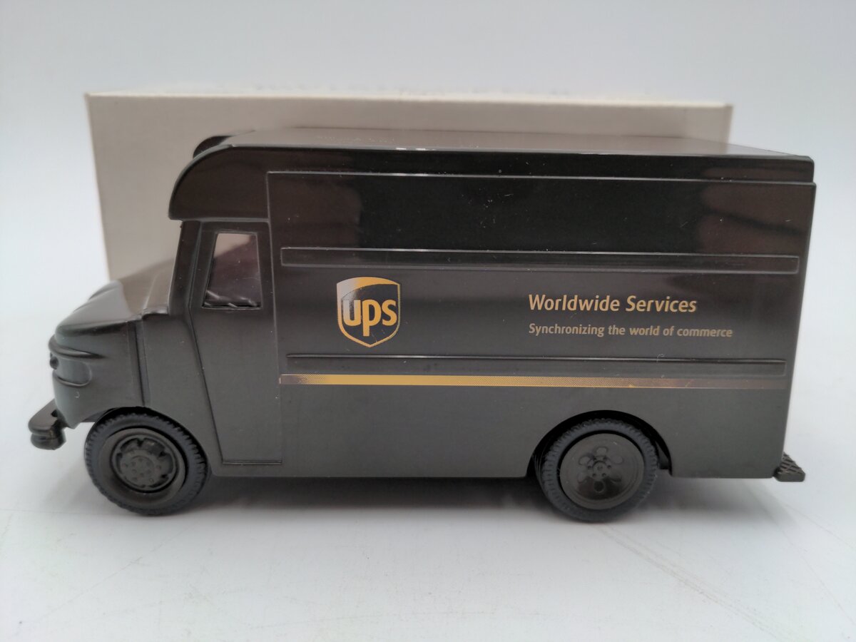 Corporate Express 466917 United Parcel Service Toy Package Car EX/Box