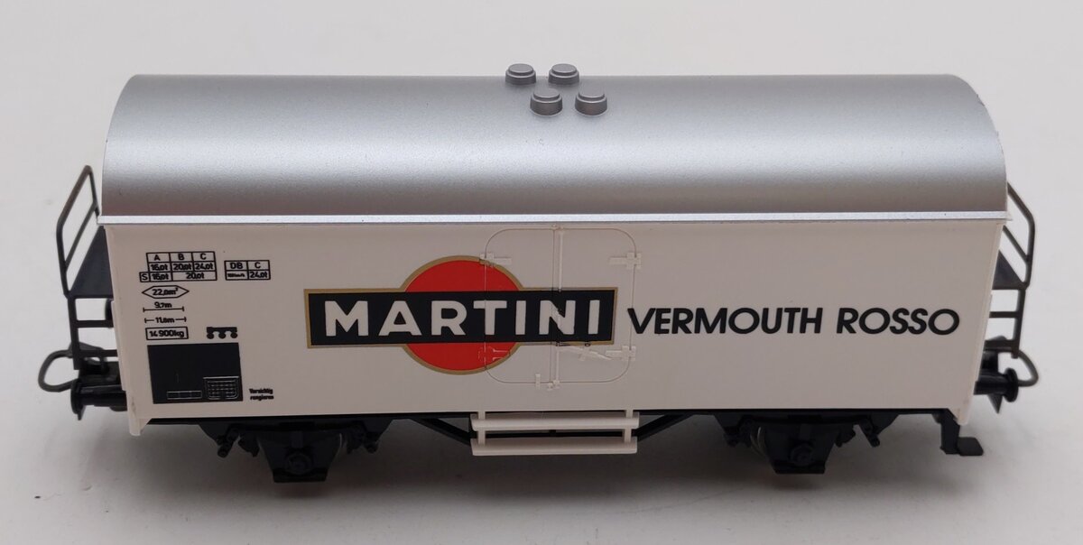 Marklin 4415 HO Scale Martini Vermouth Rosso Reefer Car EX/Box
