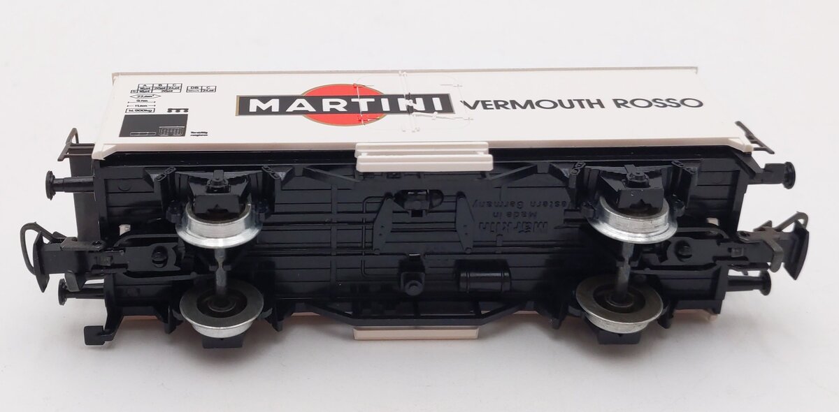 Marklin 4415 HO Scale Martini Vermouth Rosso Reefer Car EX/Box