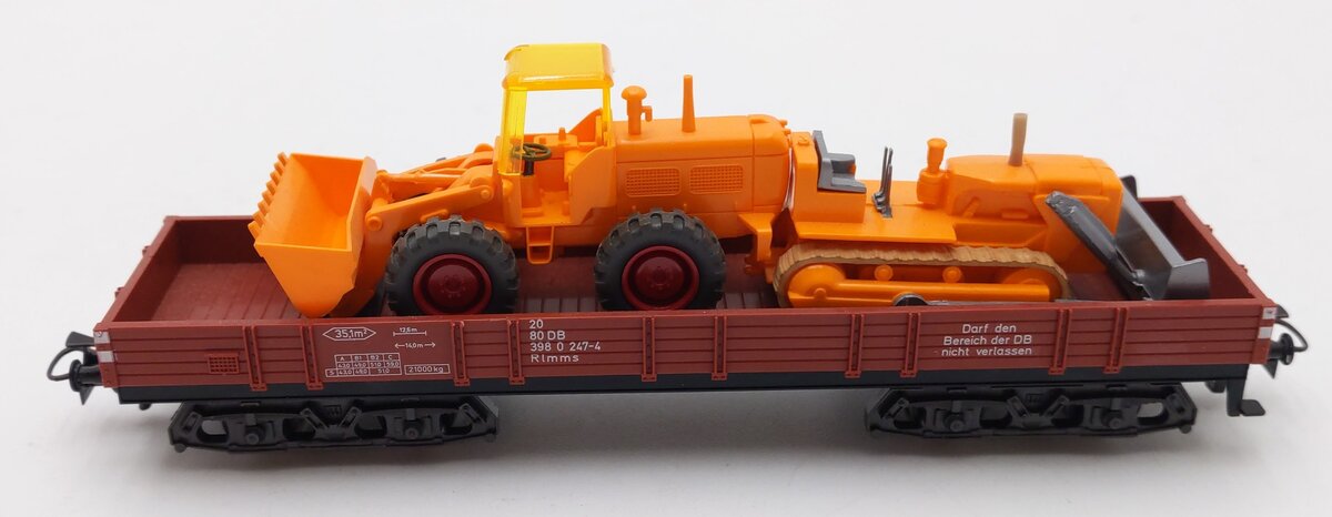 Marklin 4474 HO Scale Flatcar w/ 2 Tractors EX/Box