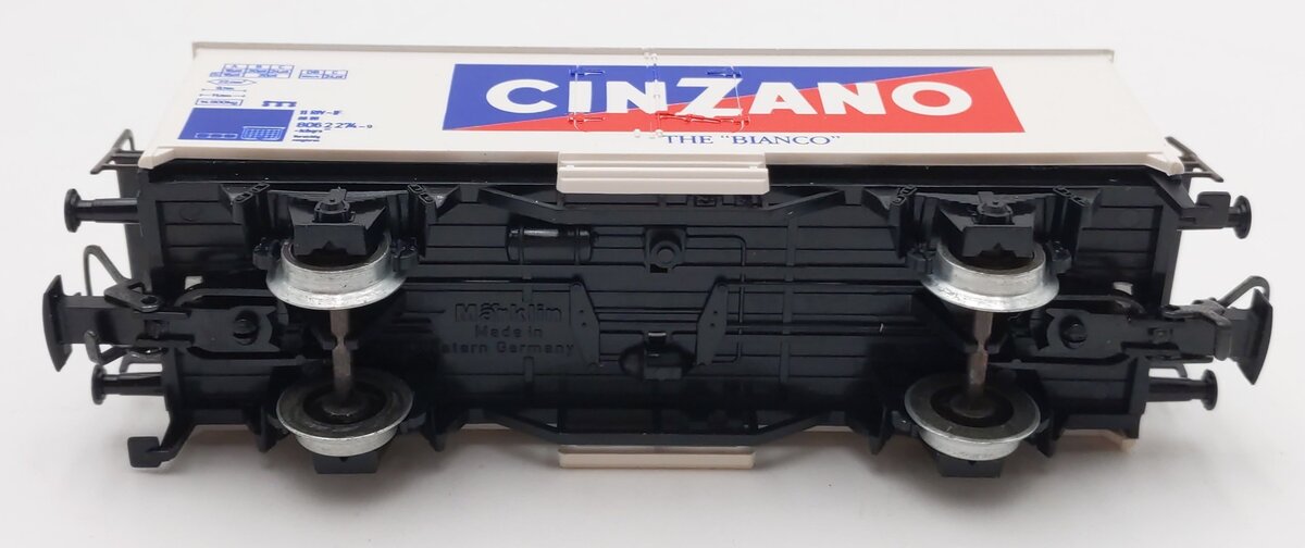 Marklin 4415-86033 HO Scale Cinzano "The Bianco" Reefer Car EX