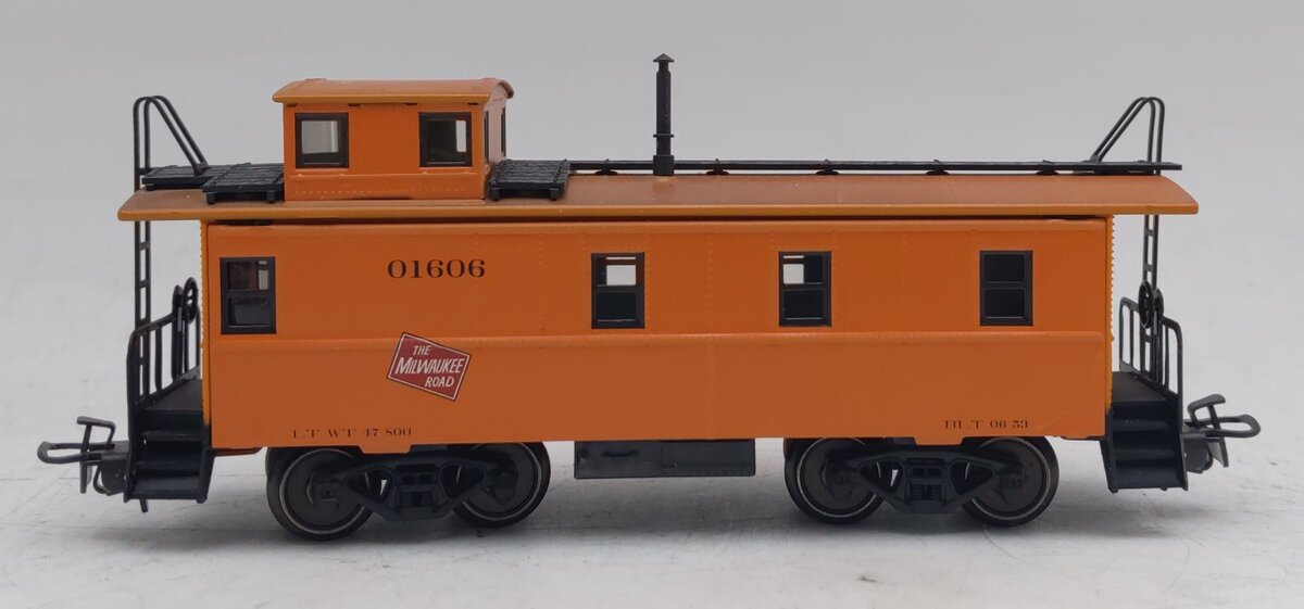 Marklin 45704 HO Scale Milwaukee Road Caboose LN/Box